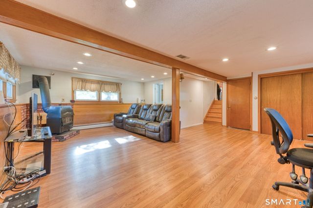 1128 Poqunock Avenue, Windsor, CT 06095
