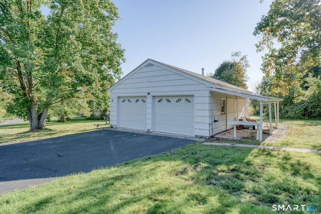 1128 Poqunock Avenue, Windsor, CT 06095