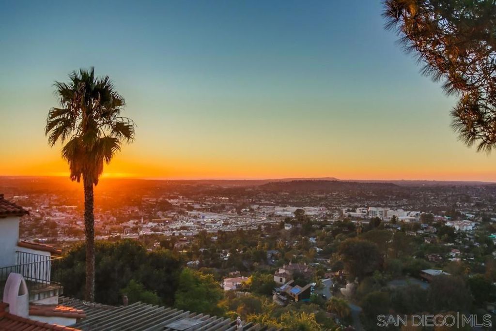 9612 Summit Cir, La Mesa, CA 91941