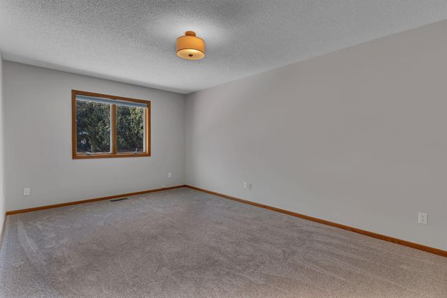 2608 10th Street SW, Willmar, MN 56201