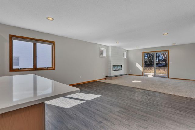 2608 10th Street SW, Willmar, MN 56201