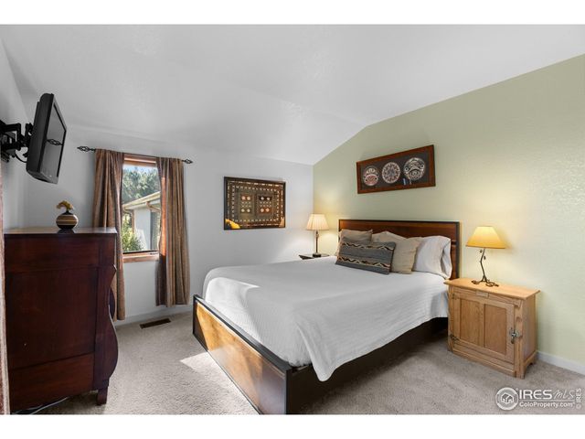 8726 Crimson Clover Ln, Longmont, CO 80503