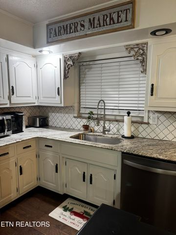 136 McClellan Rd, Madisonville, TN 37354