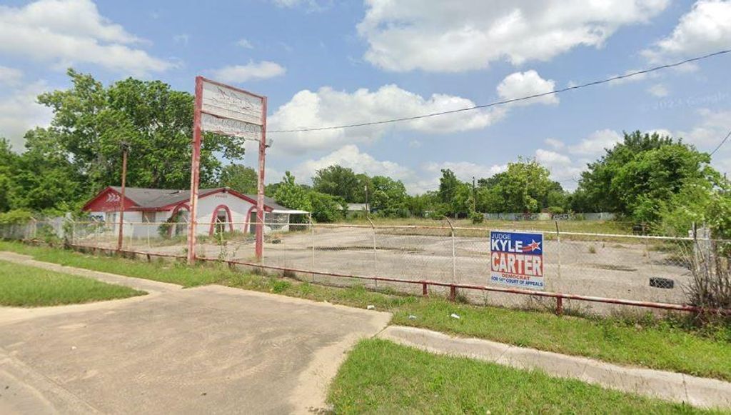 10022 Eastex Freeway, Houston, TX 77093