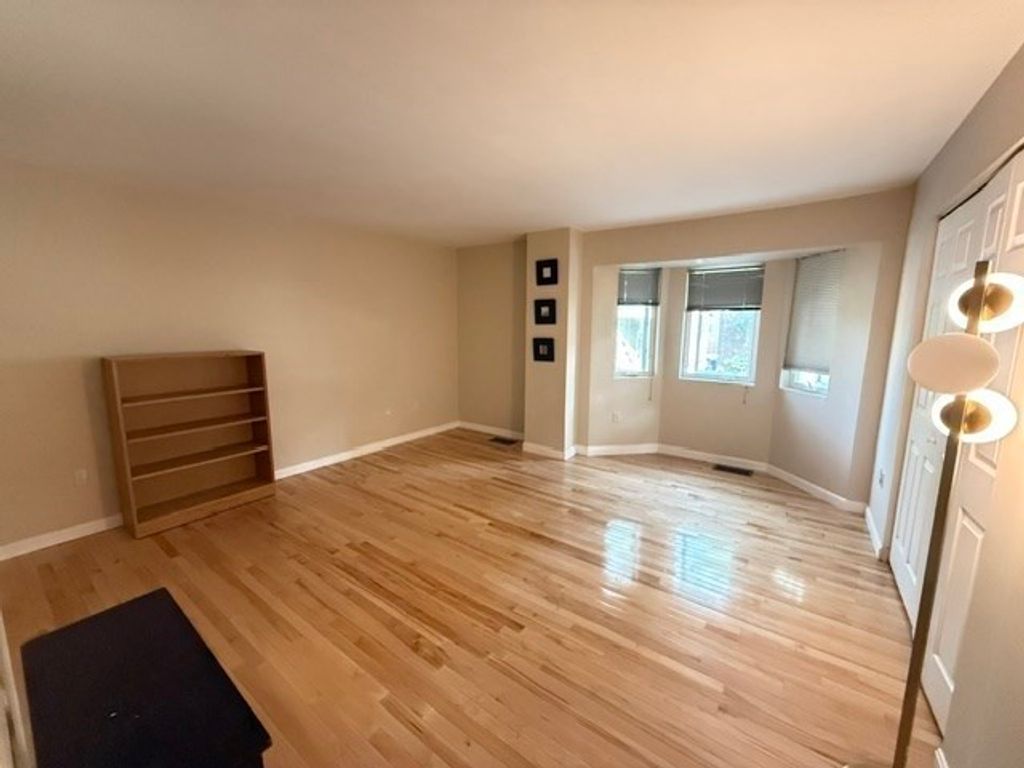 66 Saint James 203, Boston, MA 02119