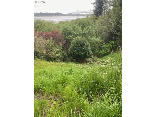 67482 E BAY Rd, North Bend, OR 97459