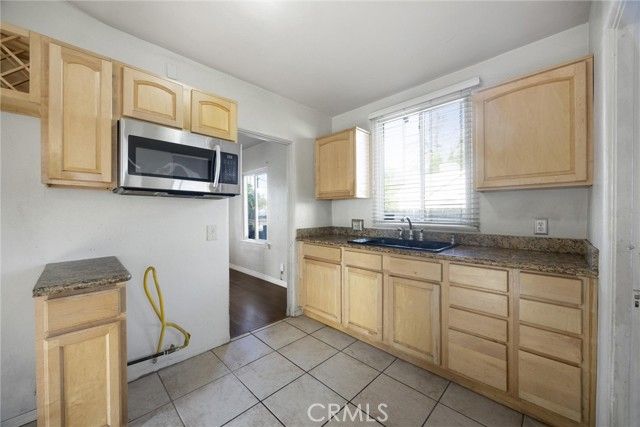 2829 Dracena Street, Bakersfield, CA 93304