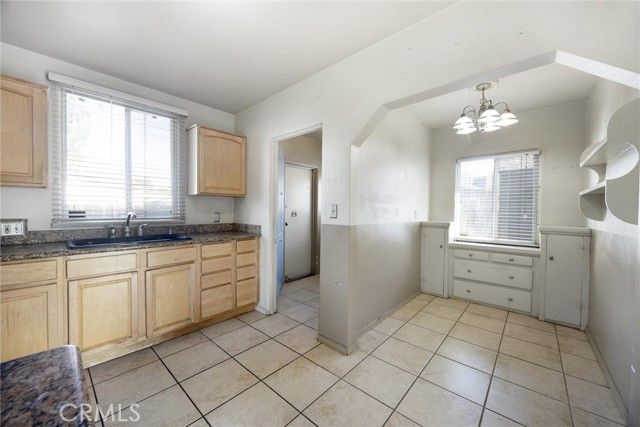 2829 Dracena Street, Bakersfield, CA 93304