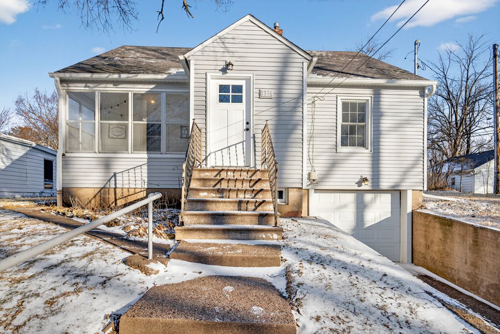 1336 Florence Avenue, Clinton, IA 52732