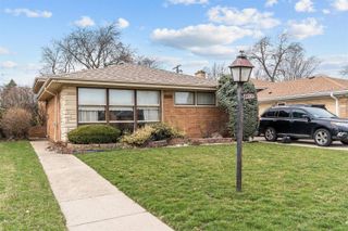 7030 N Crawford Avenue N, Lincolnwood, IL 60712