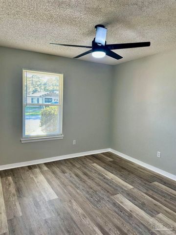 10714 Silver Creek Dr, Pensacola, FL 32506