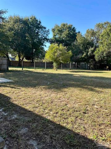 10714 Silver Creek Dr, Pensacola, FL 32506