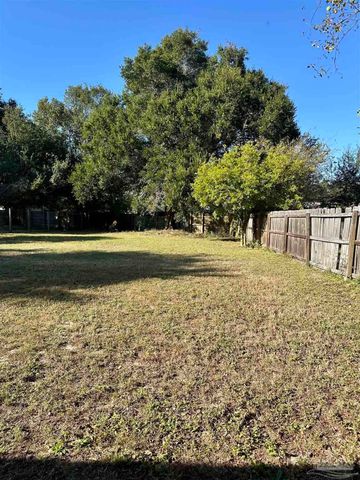 10714 Silver Creek Dr, Pensacola, FL 32506