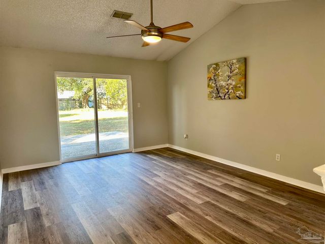 10714 Silver Creek Dr, Pensacola, FL 32506