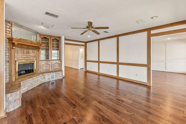 2008 Wickersham Drive, Huntsville, TX 77340