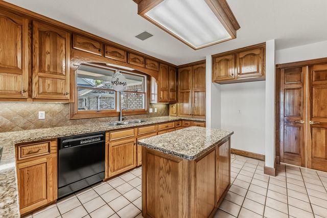 2008 Wickersham Drive, Huntsville, TX 77340