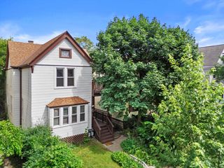 3272 N Bartlett AVENUE #A, Milwaukee, WI 53211