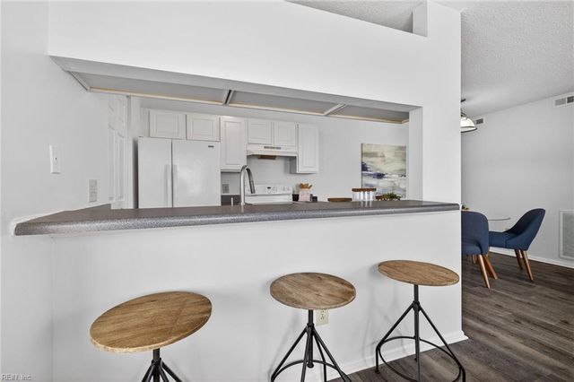 443 Shelter DR, Virginia Beach, VA 23462