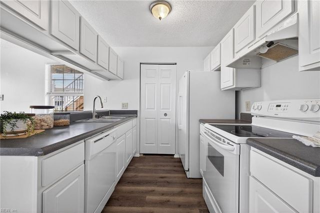 443 Shelter DR, Virginia Beach, VA 23462