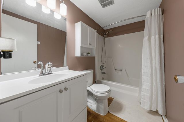 286 W Eagle Lake Drive, Maple Grove, MN 55369