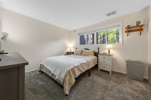 286 W Eagle Lake Drive, Maple Grove, MN 55369