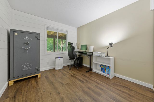 286 W Eagle Lake Drive, Maple Grove, MN 55369