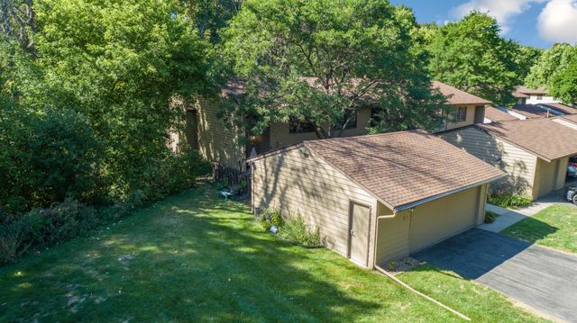 286 W Eagle Lake Drive, Maple Grove, MN 55369