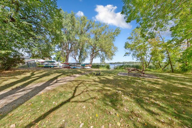 286 W Eagle Lake Drive, Maple Grove, MN 55369