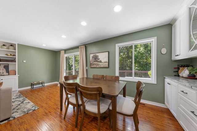 286 W Eagle Lake Drive, Maple Grove, MN 55369