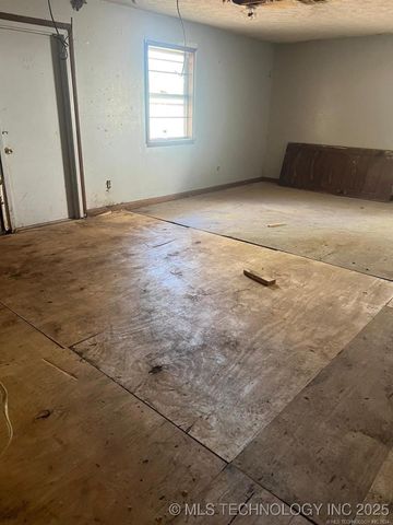 310 N Rowe, Pryor, OK 74361