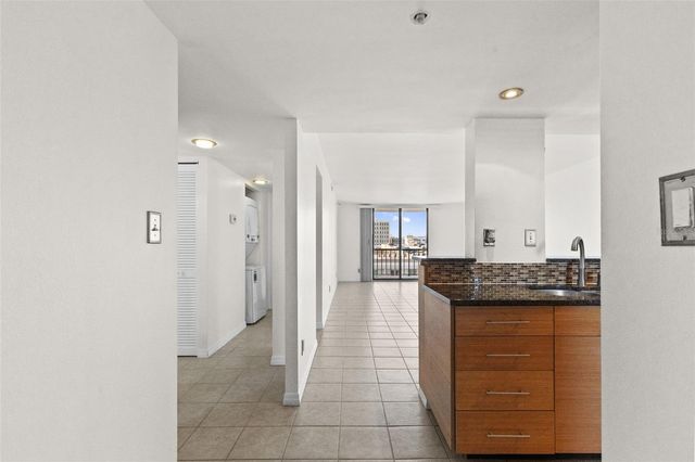 201 W LAUREL STREET 907, Tampa, FL 33602