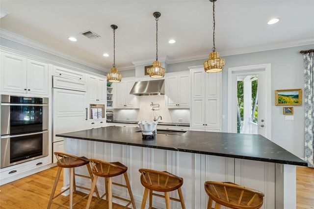 4909 W SPRING LAKE DRIVE, Tampa, FL 33629