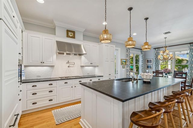 4909 W SPRING LAKE DRIVE, Tampa, FL 33629