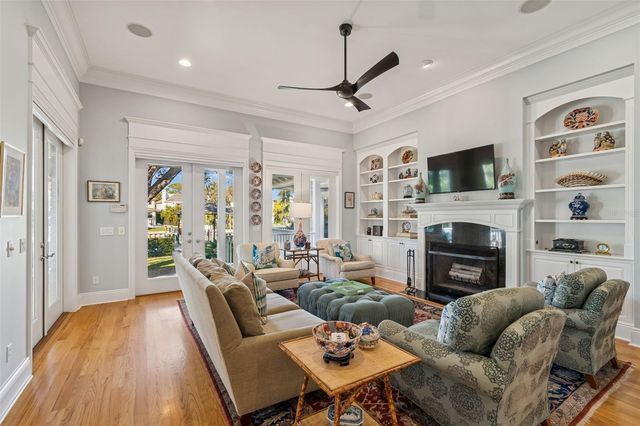 4909 W SPRING LAKE DRIVE, Tampa, FL 33629