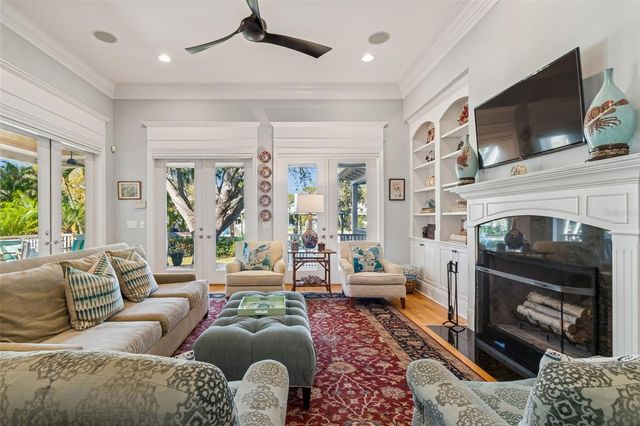 4909 W SPRING LAKE DRIVE, Tampa, FL 33629