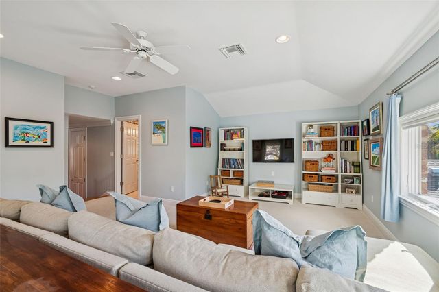 4909 W SPRING LAKE DRIVE, Tampa, FL 33629