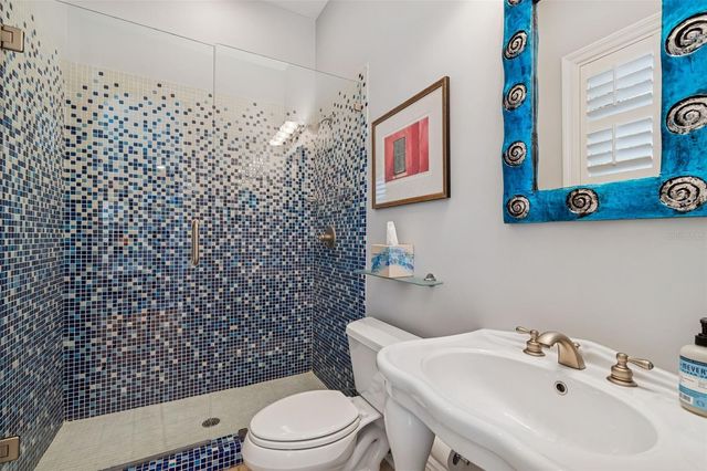 4909 W SPRING LAKE DRIVE, Tampa, FL 33629