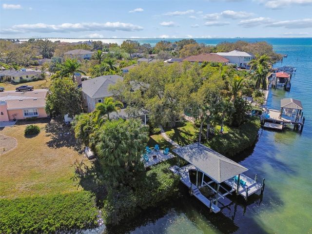 4909 W SPRING LAKE DRIVE, Tampa, FL 33629