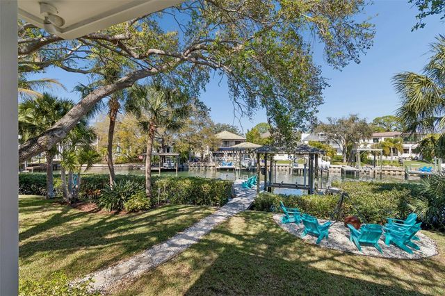 4909 W SPRING LAKE DRIVE, Tampa, FL 33629