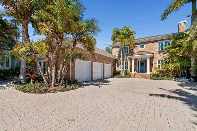 4909 W SPRING LAKE DRIVE, Tampa, FL 33629