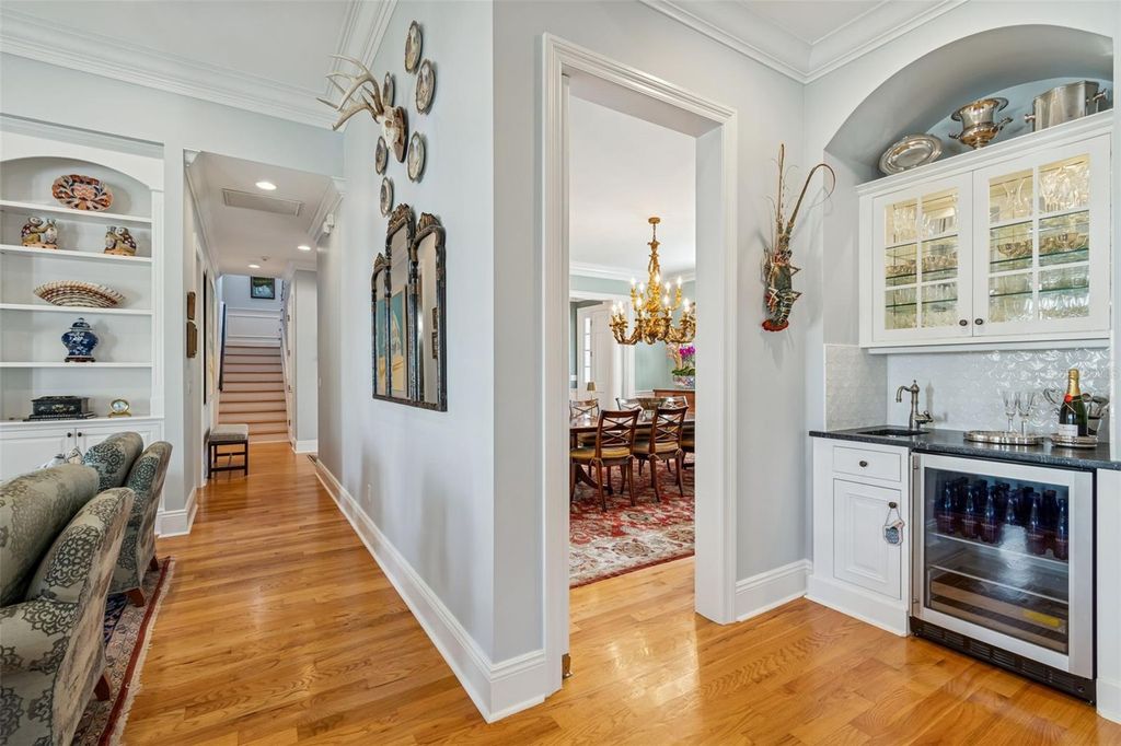 Image 15 of property listing at 4909 W SPRING LAKE DRIVE, Tampa, FL 33629