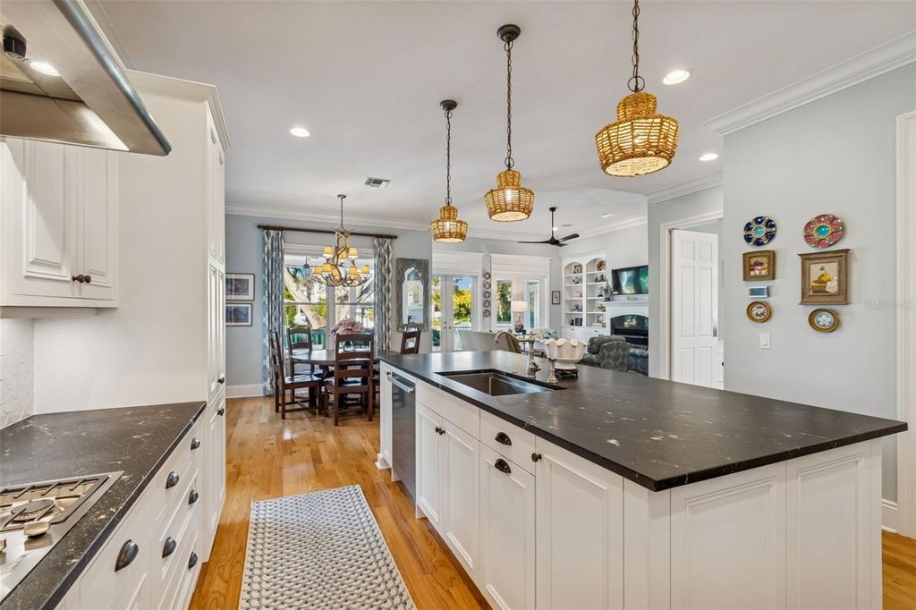 Image 20 of property listing at 4909 W SPRING LAKE DRIVE, Tampa, FL 33629