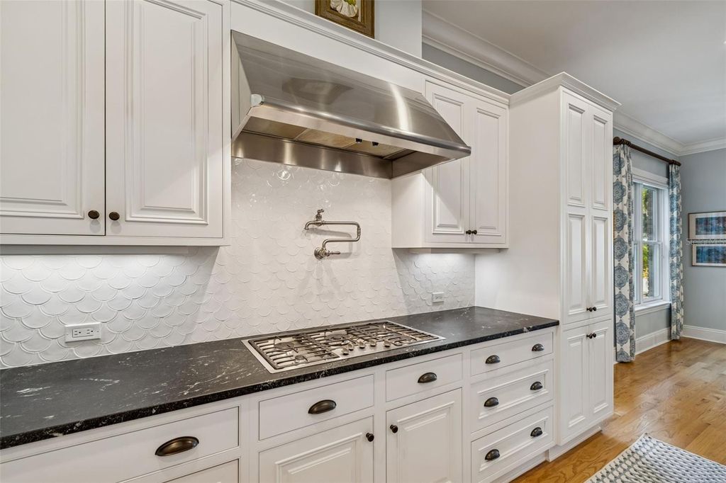 Image 25 of property listing at 4909 W SPRING LAKE DRIVE, Tampa, FL 33629