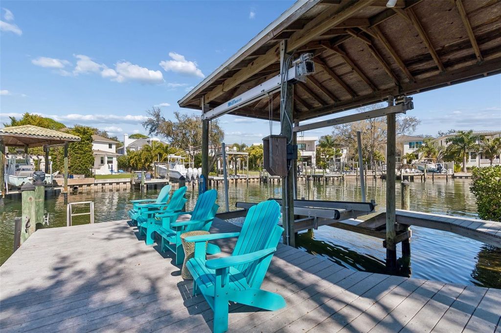 Image 34 of property listing at 4909 W SPRING LAKE DRIVE, Tampa, FL 33629