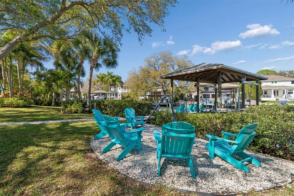 Image 35 of property listing at 4909 W SPRING LAKE DRIVE, Tampa, FL 33629