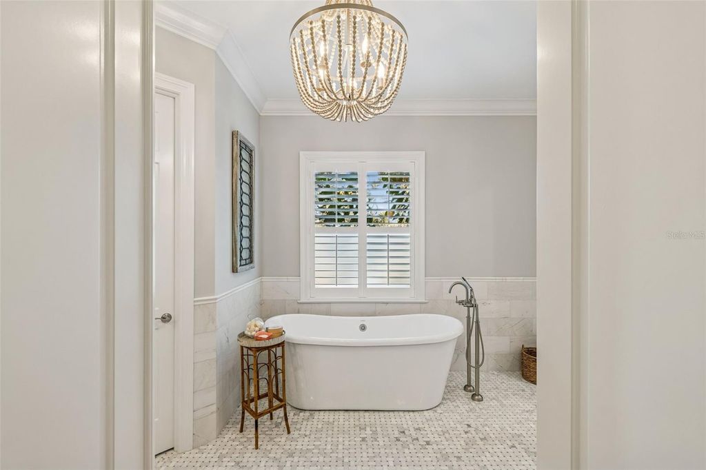 Image 45 of property listing at 4909 W SPRING LAKE DRIVE, Tampa, FL 33629