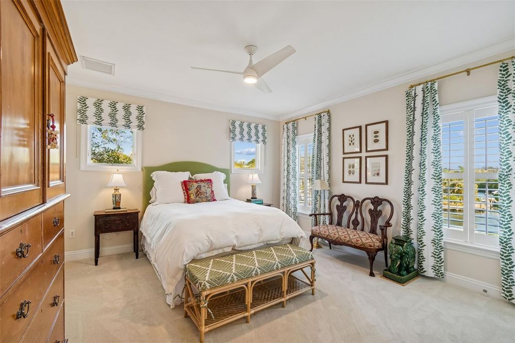 Image 53 of property listing at 4909 W SPRING LAKE DRIVE, Tampa, FL 33629