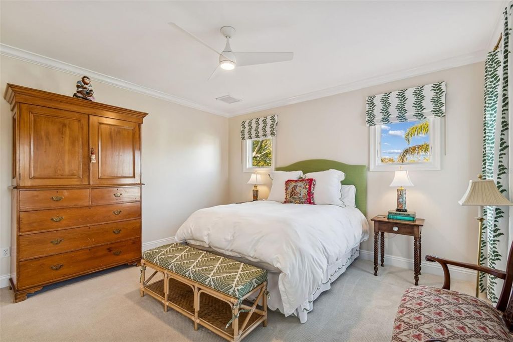 Image 54 of property listing at 4909 W SPRING LAKE DRIVE, Tampa, FL 33629