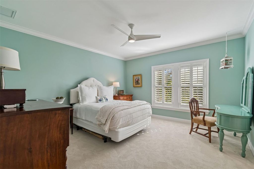 Image 56 of property listing at 4909 W SPRING LAKE DRIVE, Tampa, FL 33629