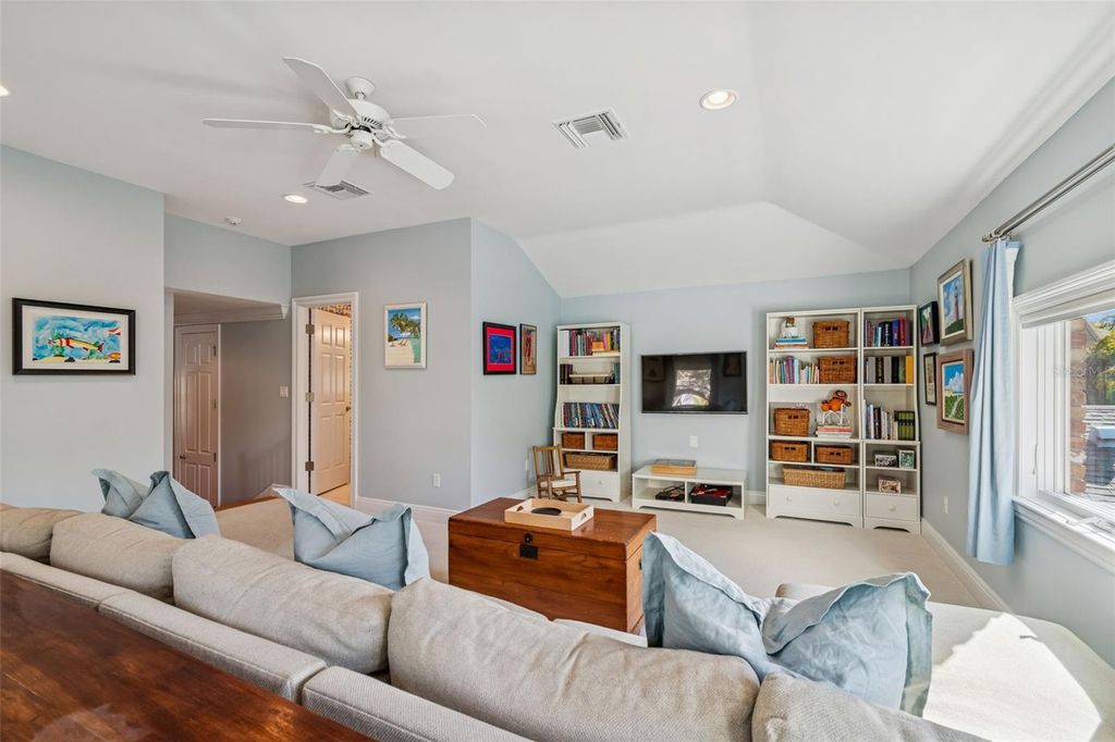 Image 64 of property listing at 4909 W SPRING LAKE DRIVE, Tampa, FL 33629